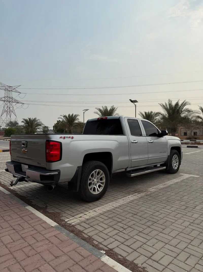 2016 شيفروليه سيلفرادو in Dubai