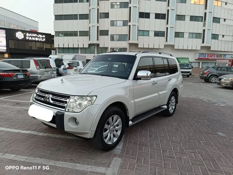 2011 ميتسوبيشي باجيرو in Dubai