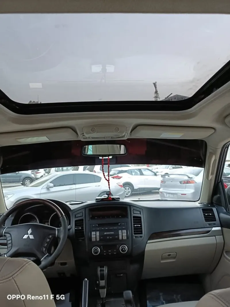 2011 ميتسوبيشي باجيرو in Dubai