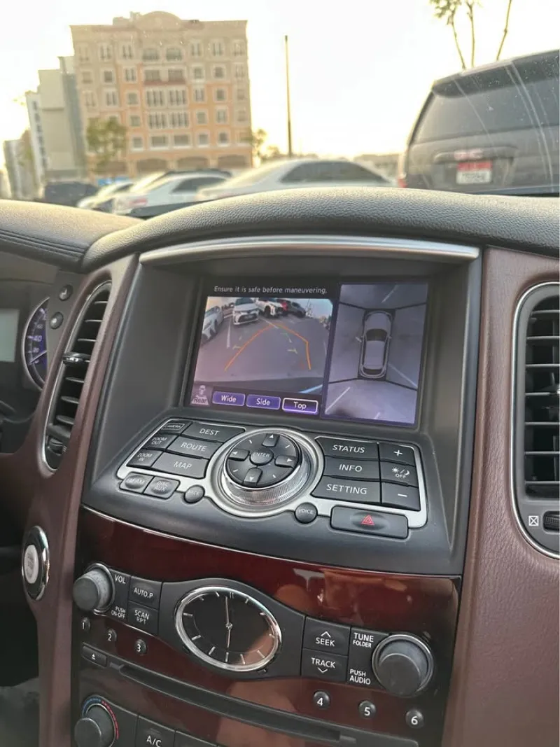 2015 إنفينيتي كيو آكس٥٠ in Dubai