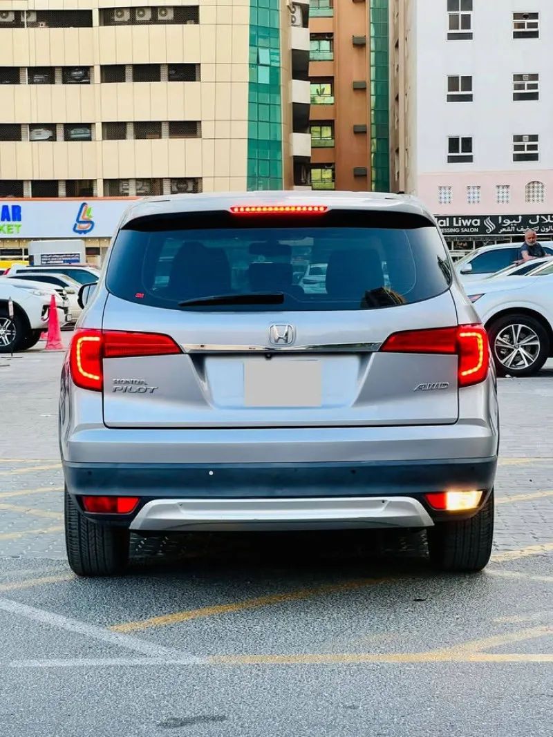 2016 هوندا بايلوت in Dubai