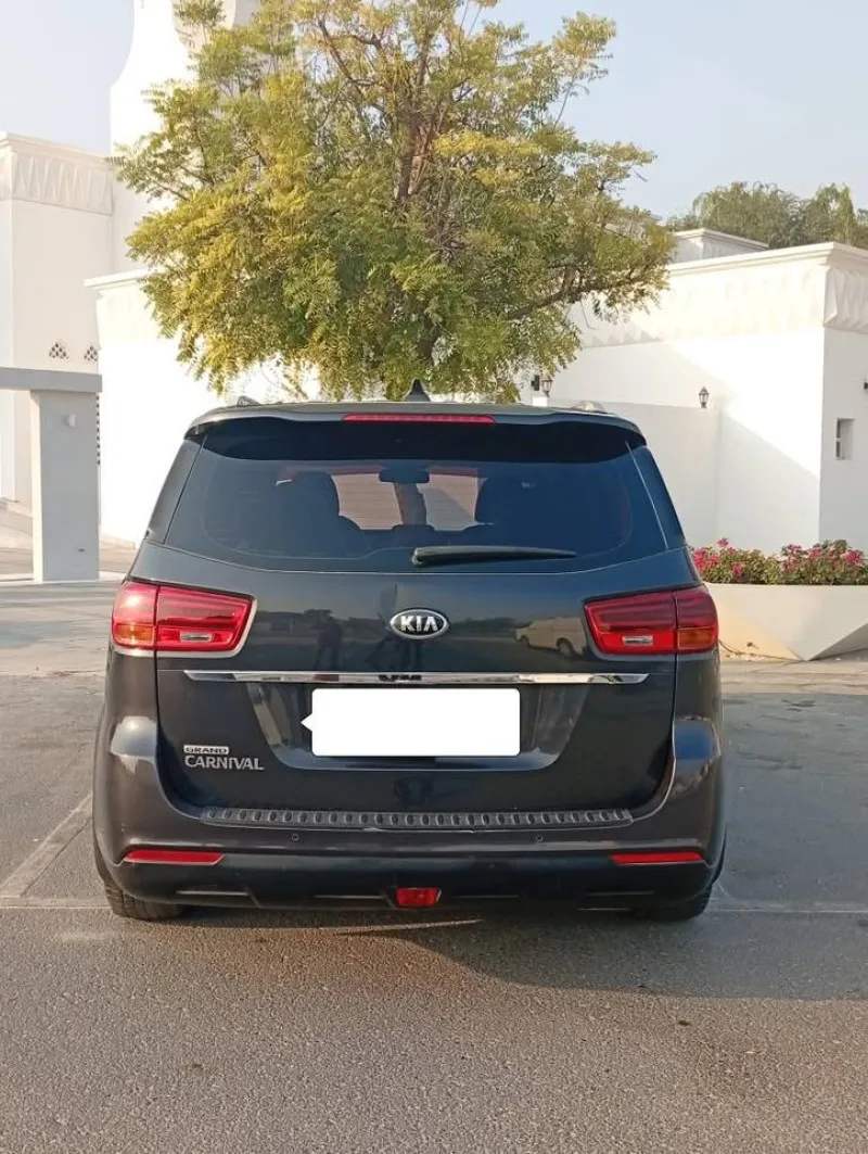 2020 Kia Carnival in Dubai