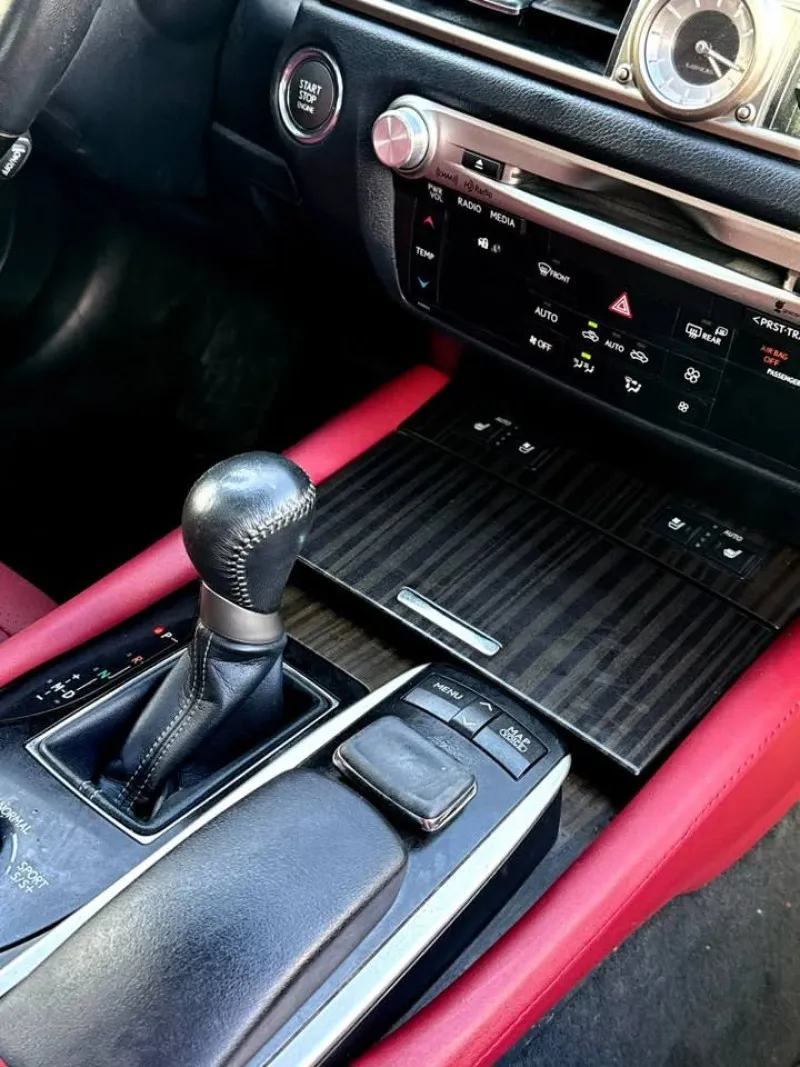 2015 Lexus GS in Dubai