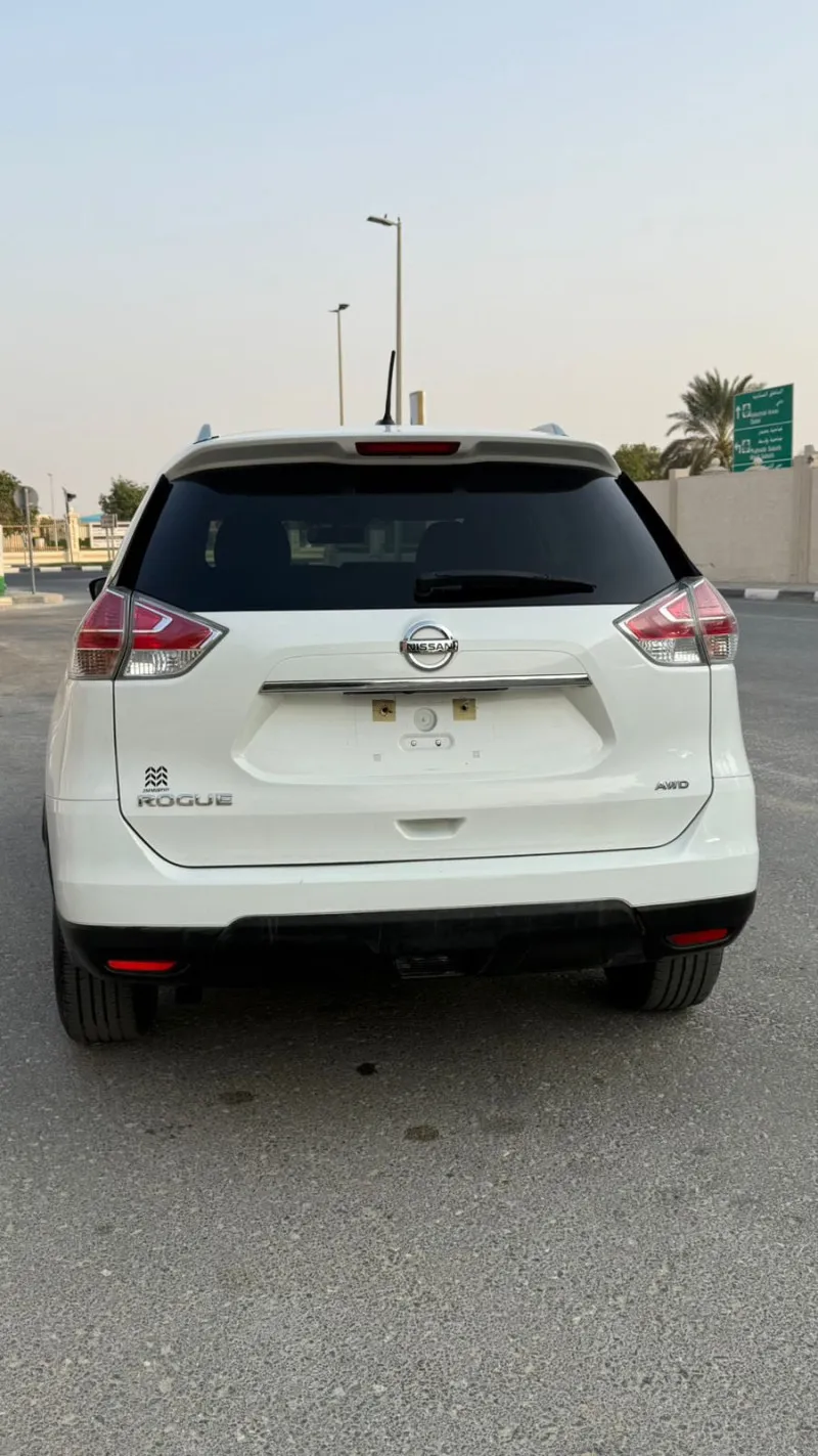 2016 Nissan Rogue in Dubai