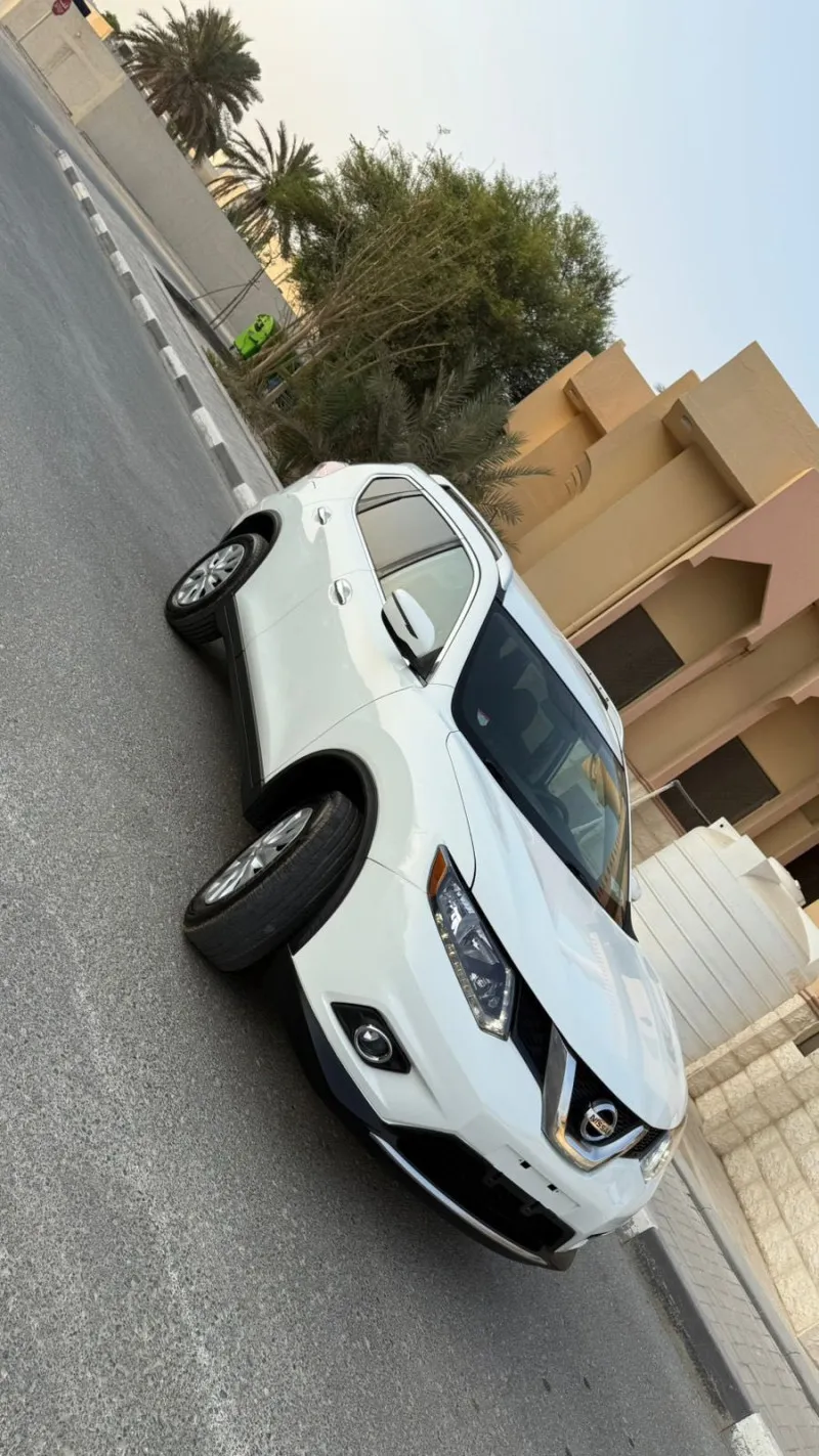 2016 Nissan Rogue in Dubai