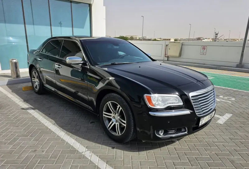 2014 كرايسلر ٣٠٠ in Dubai