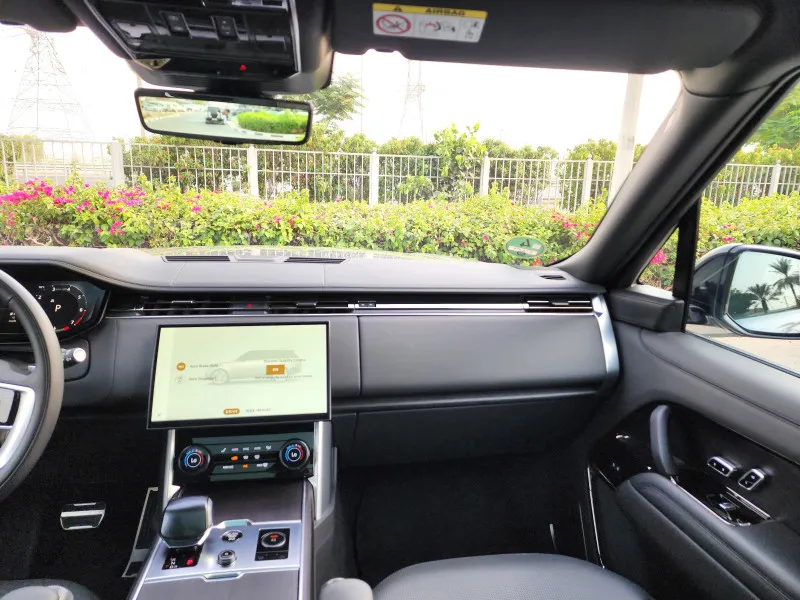 2023 Land Rover Range Rover in Dubai