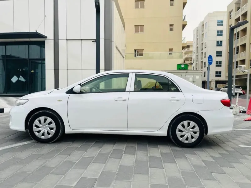 2013 تويوتا كورولا in Dubai