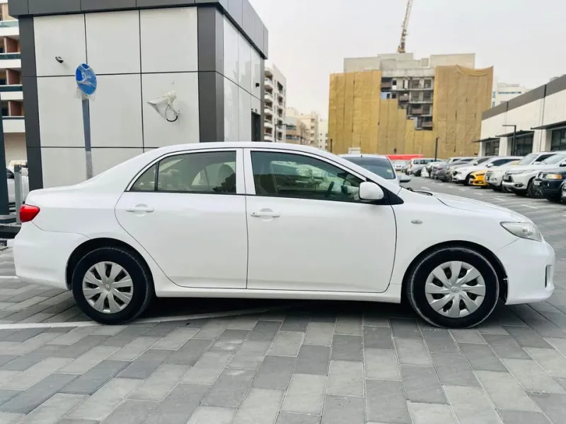 2013 تويوتا كورولا in Dubai