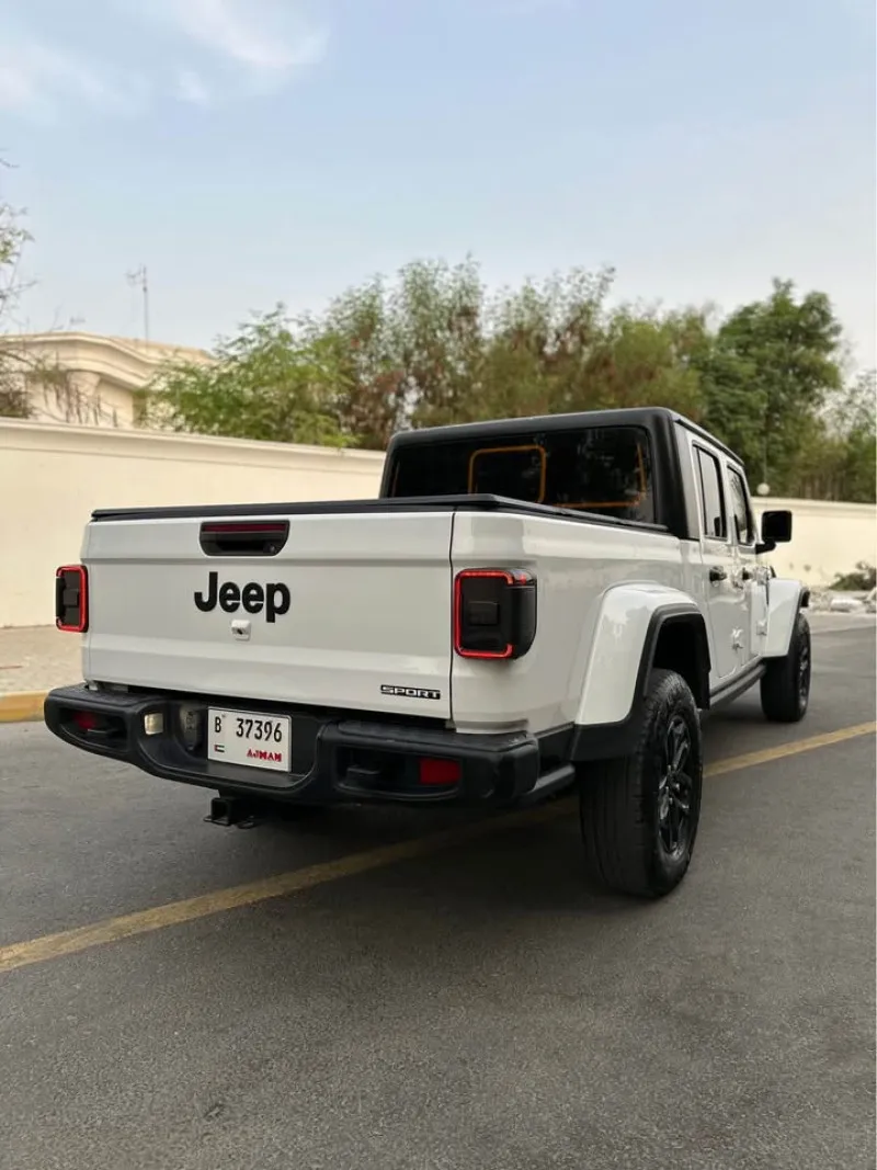 2023 Jeep Gladiator in Dubai