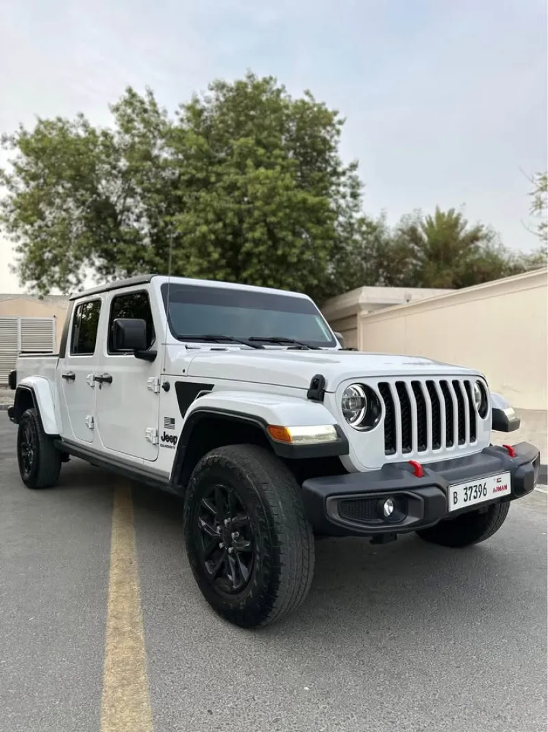 2023 Jeep Gladiator in Dubai