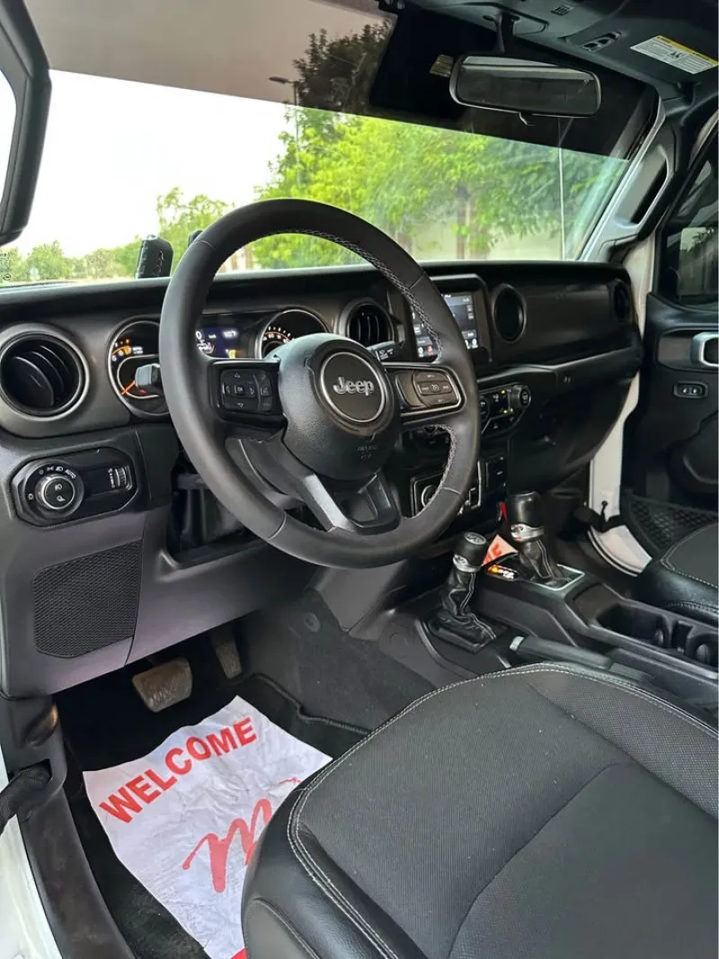 2023 Jeep Gladiator in Dubai