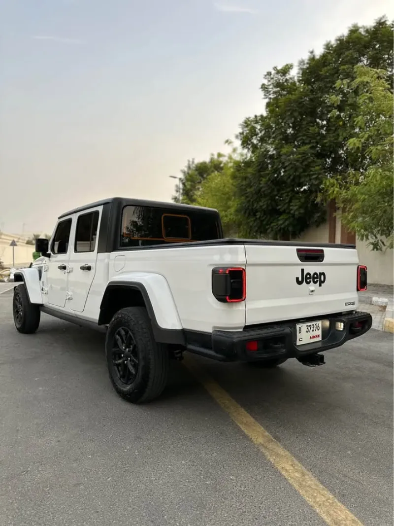 2023 Jeep Gladiator in Dubai