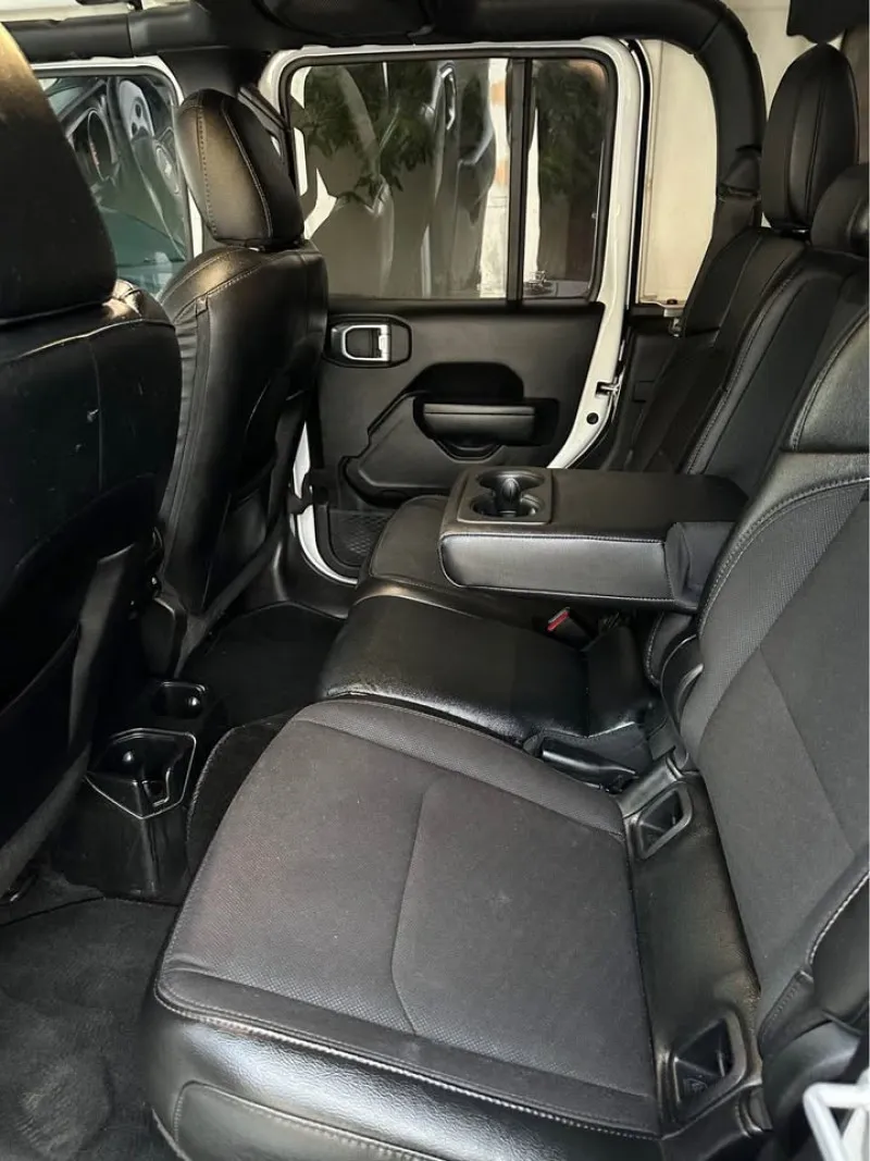2023 Jeep Gladiator in Dubai
