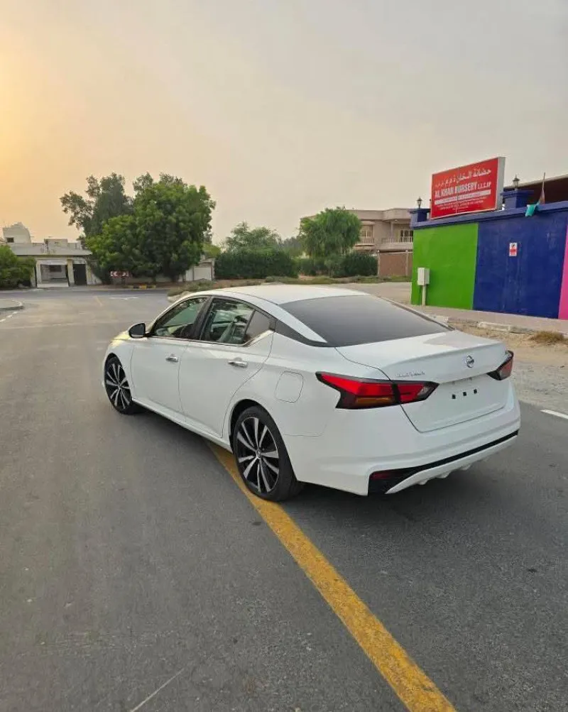 2022 نيسان آلتيما in Dubai