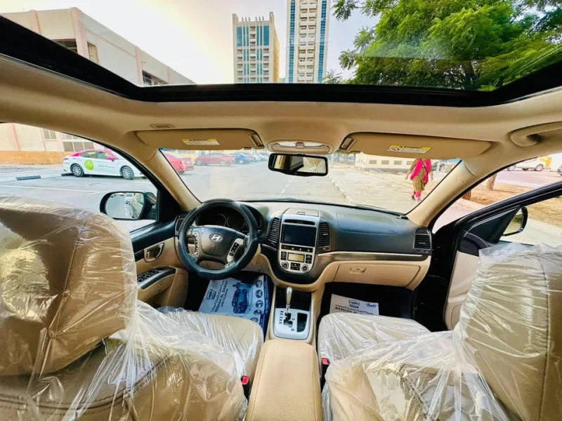 2011 هيونداي سانتا في in Dubai