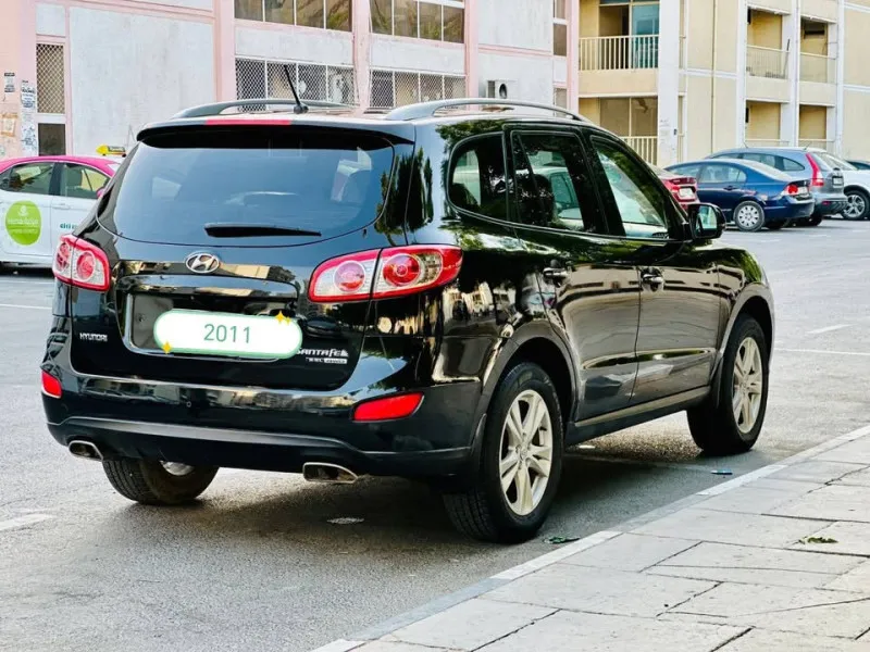 2011 هيونداي سانتا في in Dubai