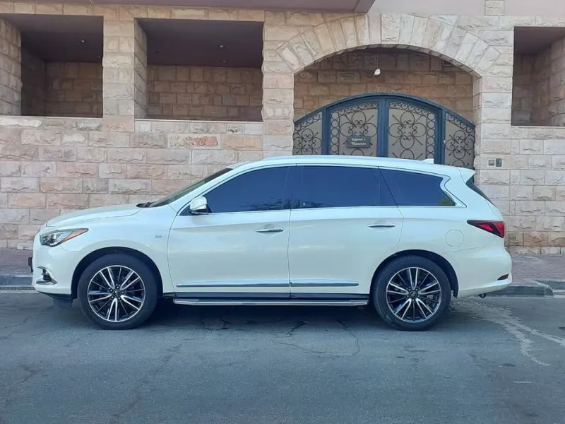 2020 Infiniti QX60 in Dubai