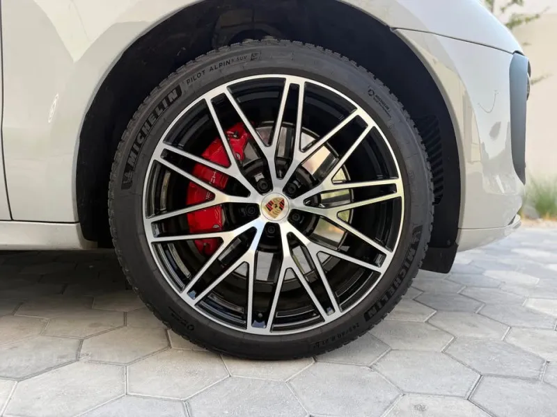 2024 Porsche Macan in Dubai
