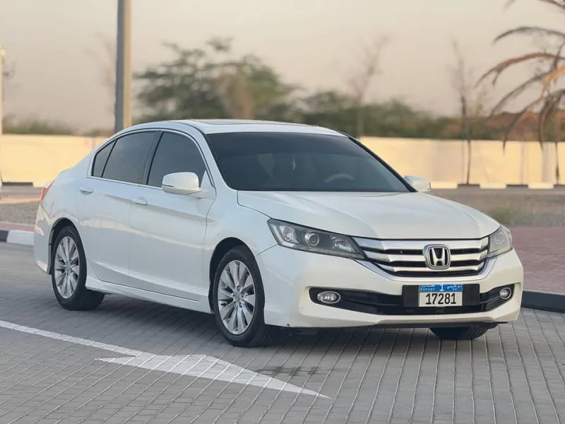 2015 هوندا أكورد in Dubai