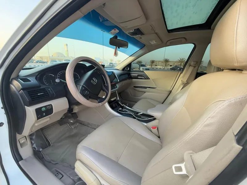 2015 هوندا أكورد in Dubai