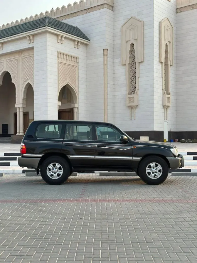 2000 Toyota Land Cruiser in Dubai