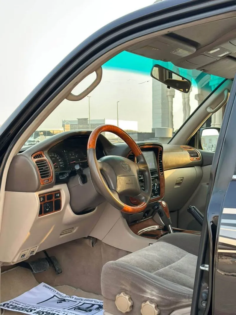 2000 Toyota Land Cruiser in Dubai