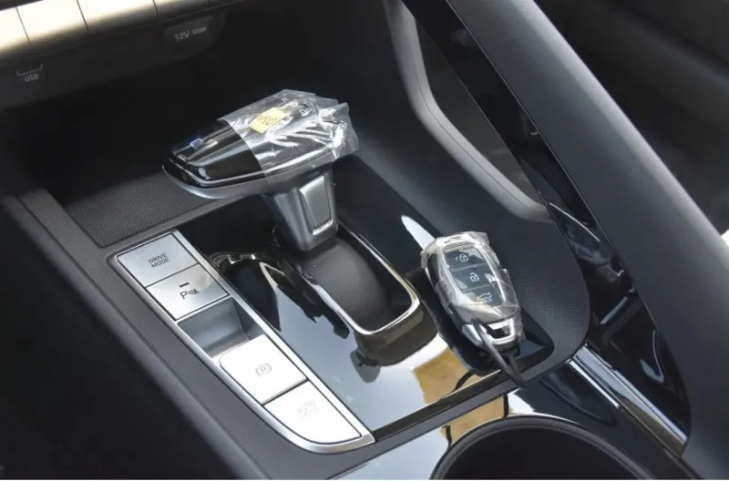 2024 Hyundai Elentra in Dubai
