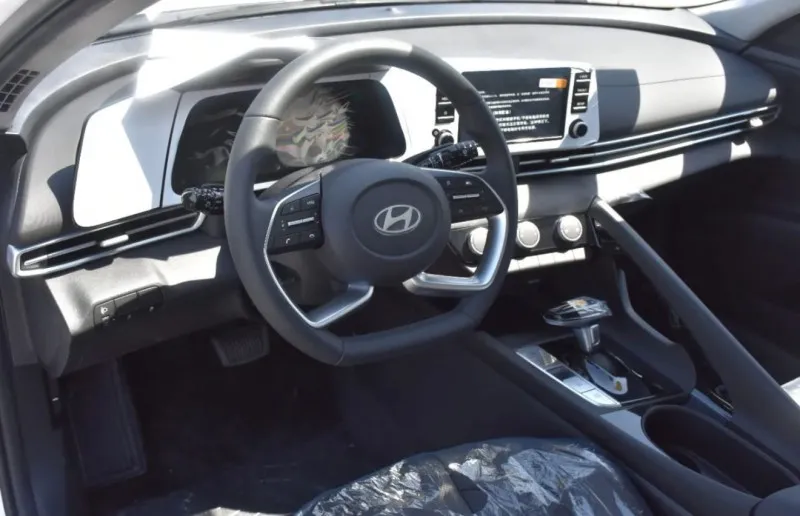 2024 Hyundai Elentra in Dubai
