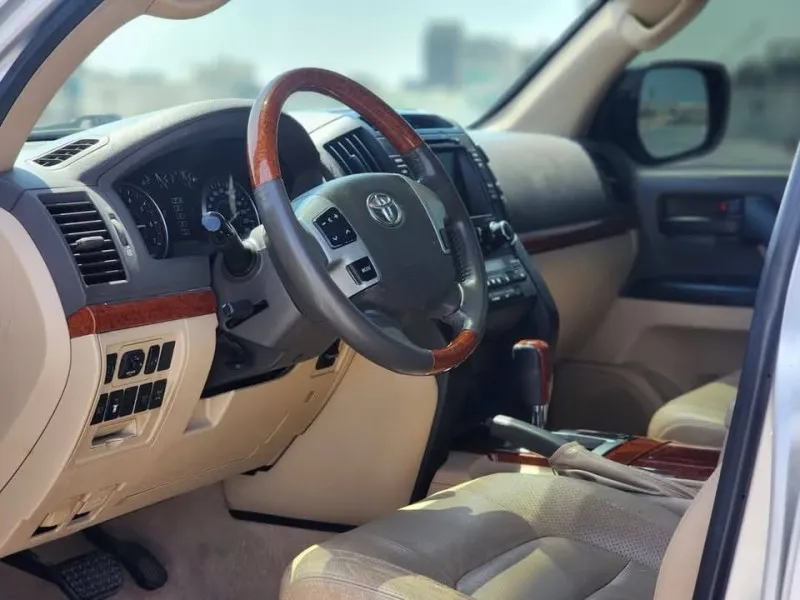 2013 Toyota Land Cruiser in Dubai