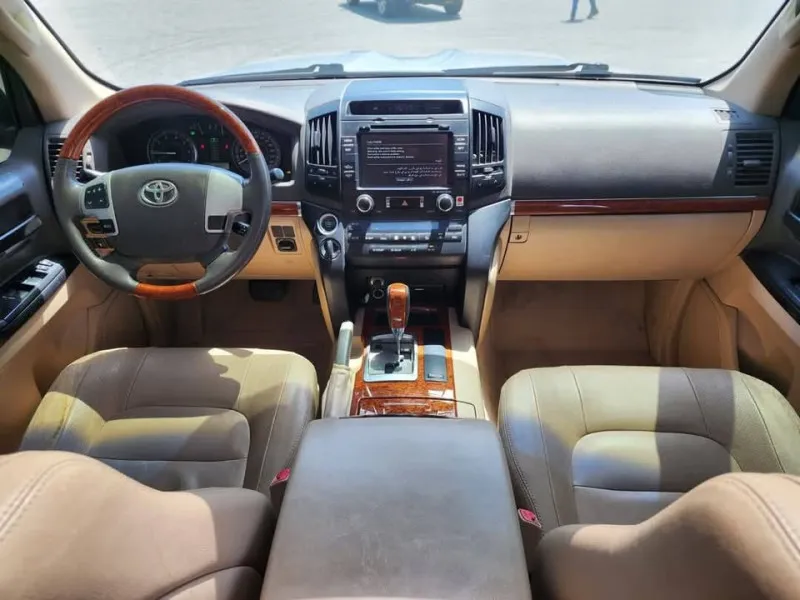 2013 Toyota Land Cruiser in Dubai