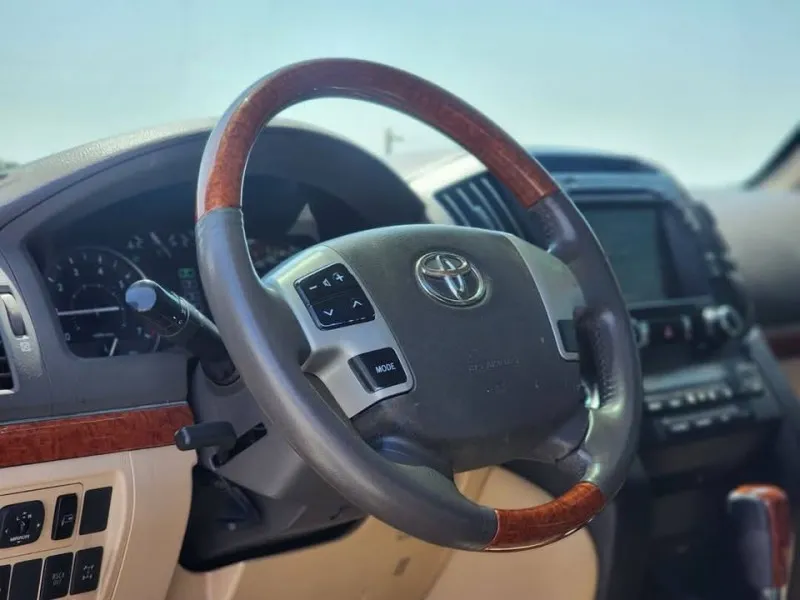 2013 Toyota Land Cruiser in Dubai