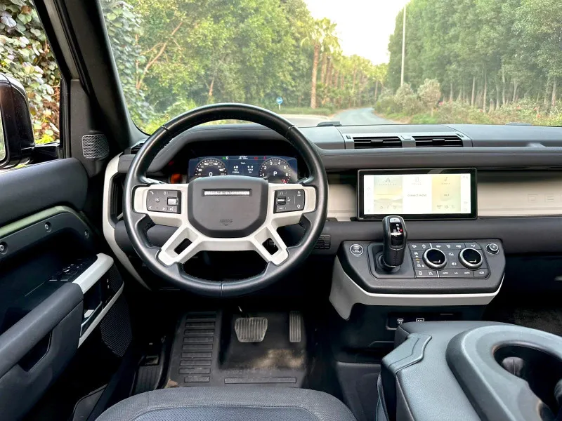 2021 Land Rover Defender in Dubai