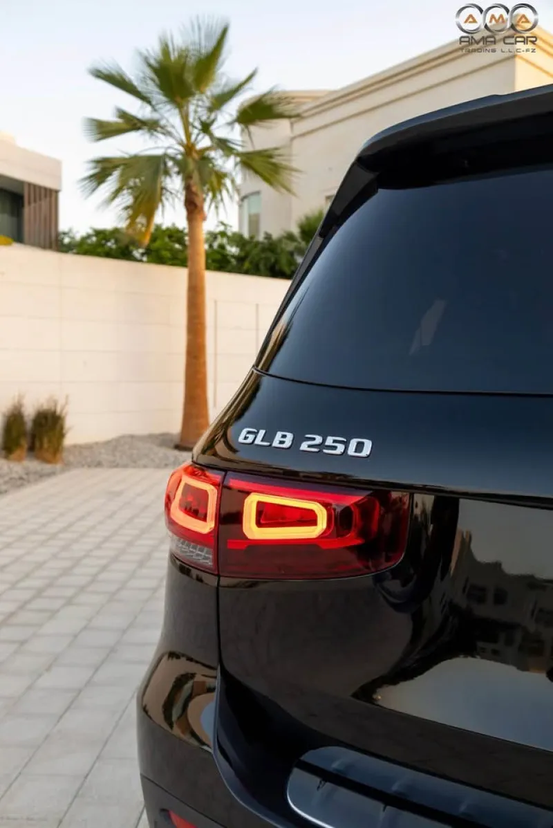 2022 مرسيدس-بنز GLB - جي ال بي in Dubai