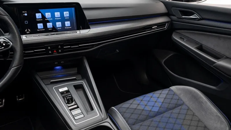 2022 Volkswagen Golf in Dubai