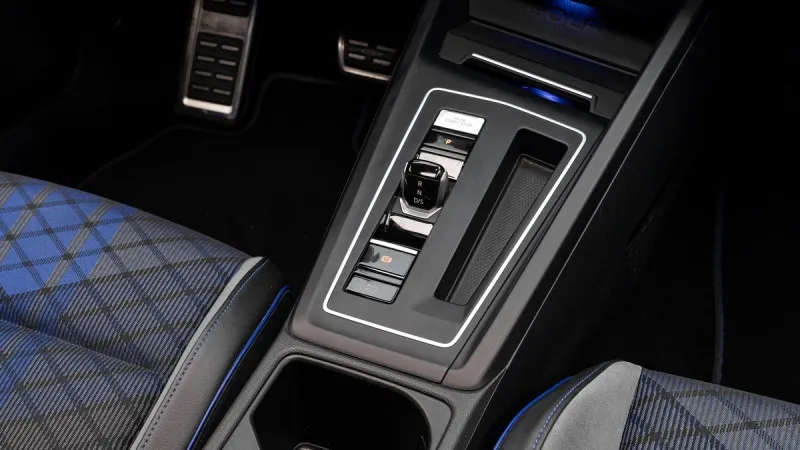 2022 Volkswagen Golf in Dubai
