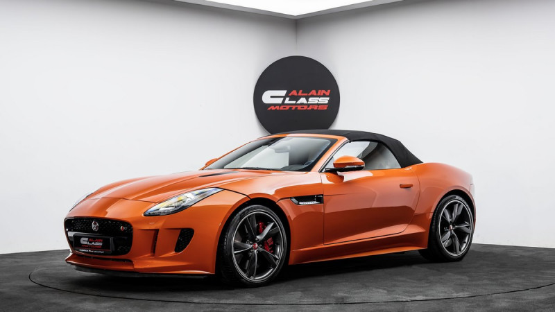 2015 Jaguar F-Pace in dubai