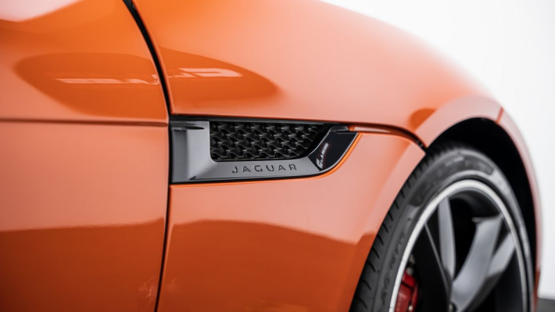 2015 Jaguar F-Pace in dubai