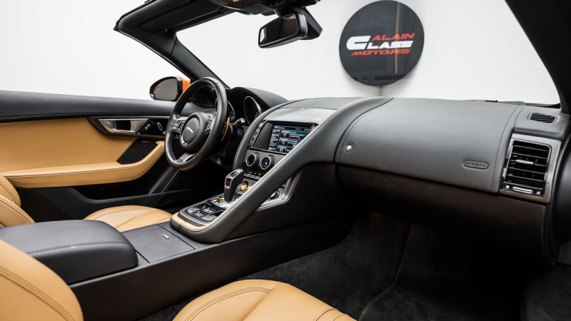 2015 Jaguar F-Pace in dubai