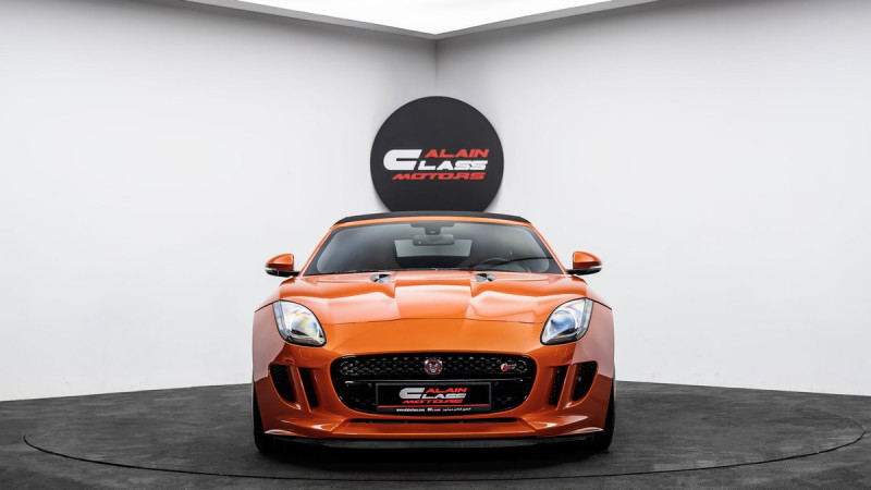 2015 Jaguar F-Pace in dubai