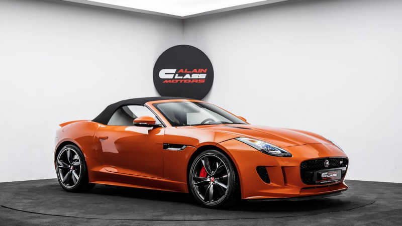 2015 Jaguar F-Pace in dubai
