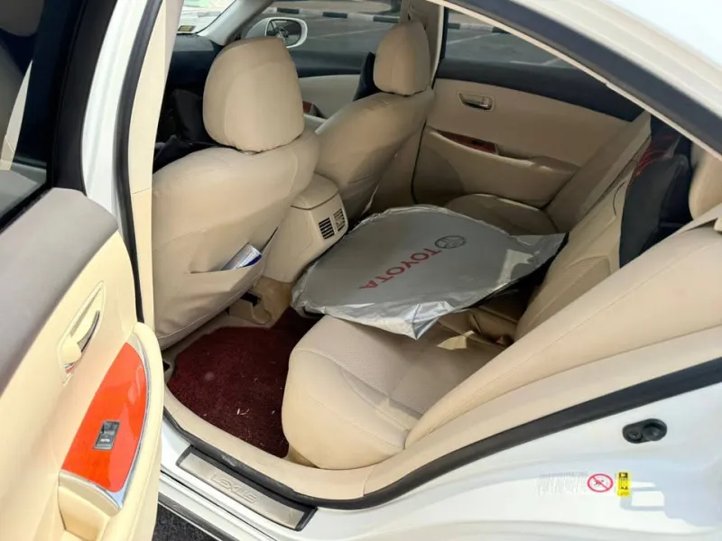 2012 لكزس ES - اي اس in Dubai