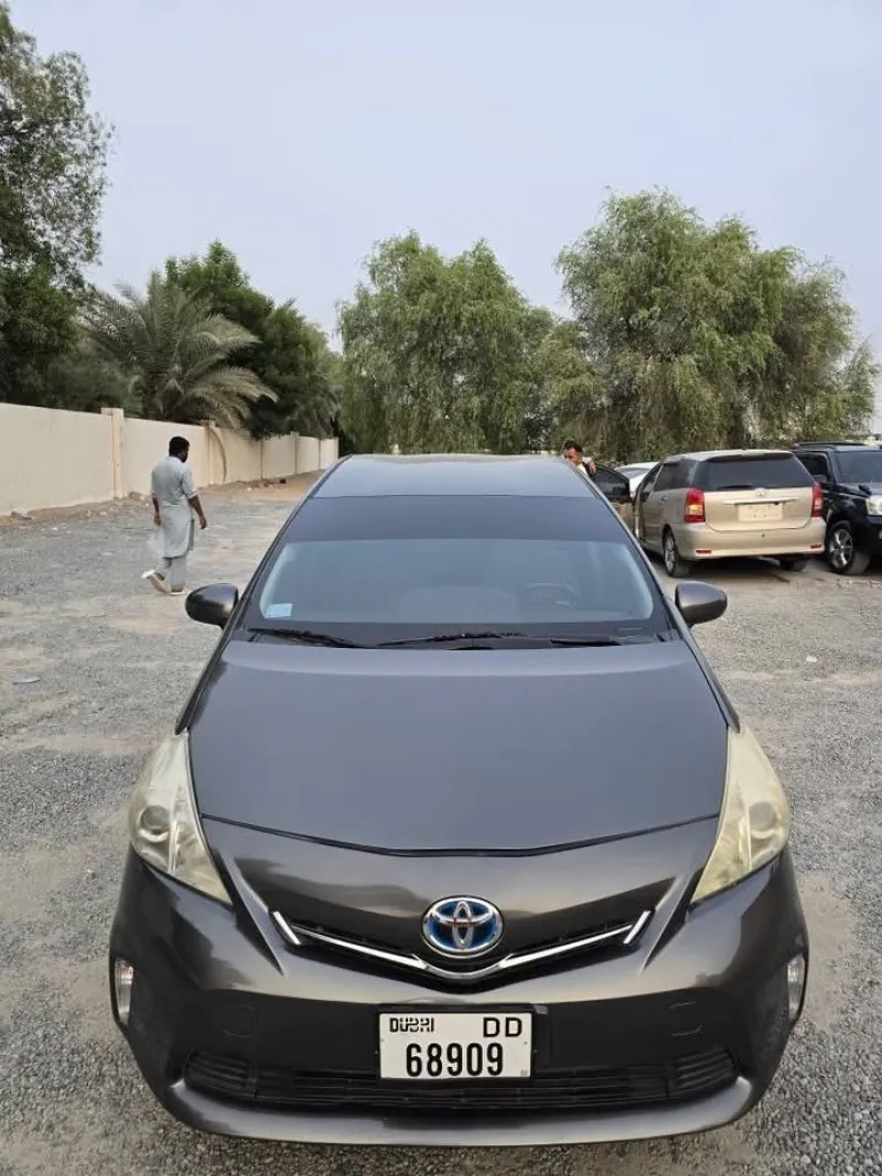 2013 تويوتا بريوس in Dubai