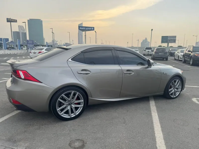 2015 لكزس أي أس ٢٥٠ in Dubai