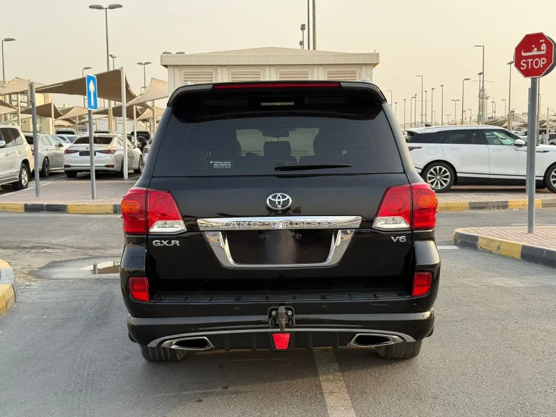 2015 تويوتا لاند كروزر in Dubai