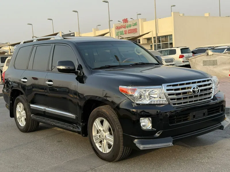 2015 تويوتا لاند كروزر in Dubai