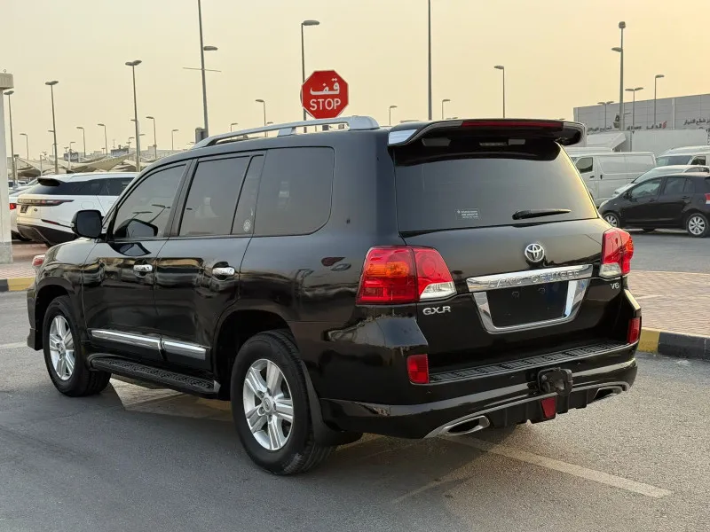 2015 تويوتا لاند كروزر in Dubai