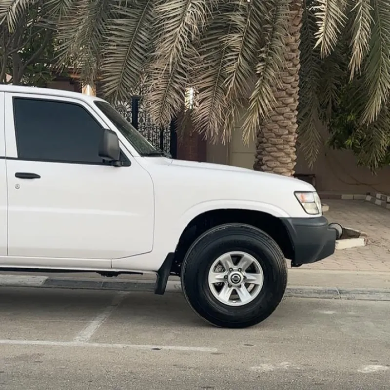 1998 نيسان بترول سوبر سفاري in Dubai