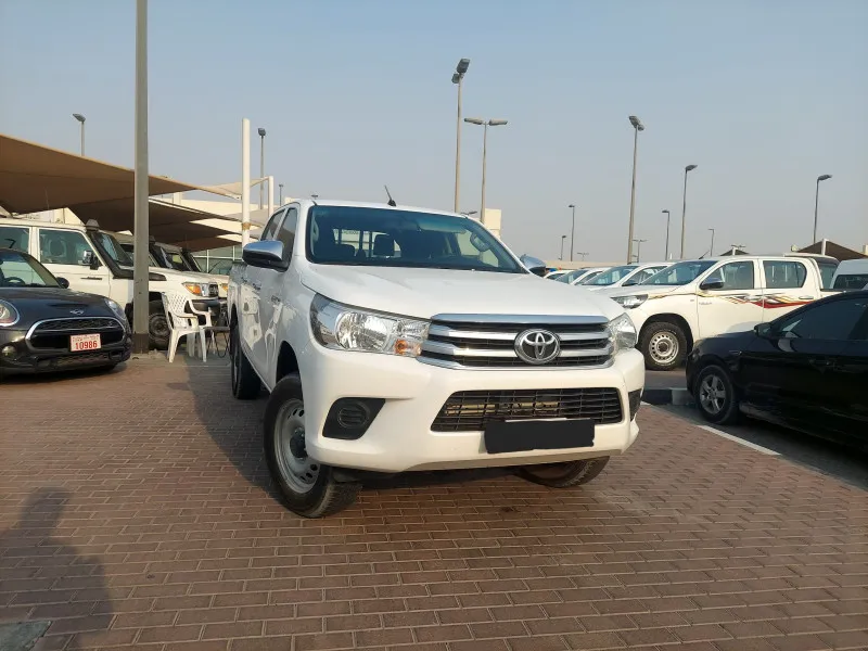 2021 تويوتا هايلوكس in Dubai