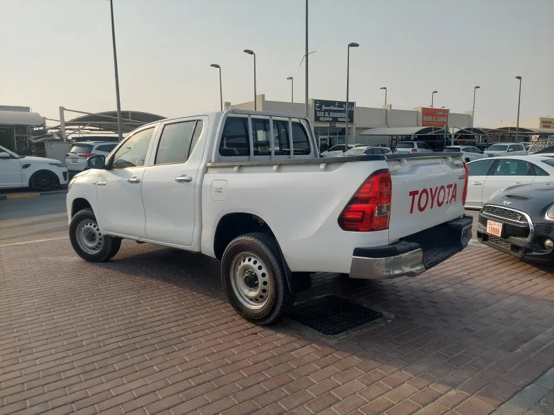2021 تويوتا هايلوكس in Dubai